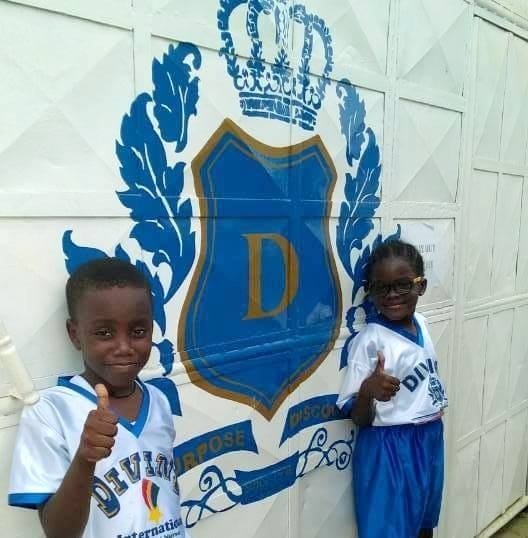 Logo - DIVINE INTERNATIONAL BILINGUAL PREMATERNELLE - MATERNELLE - PRIMAIRE